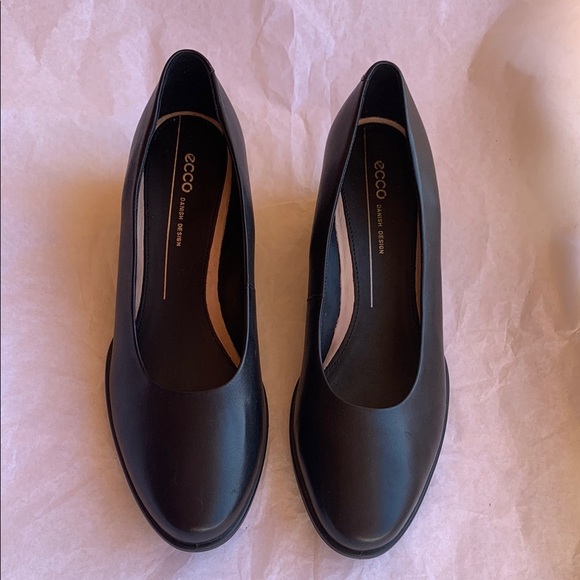 NWOT ECCO Shape 45 Wedge Black Leather Shoes Size 8 - Picture 4 of 8